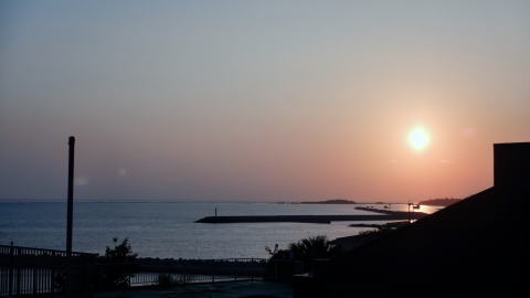 来た日の夕日