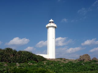 東平安名崎の灯台