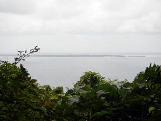 斎場御嶽から見た久高島