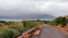 正面は西表島